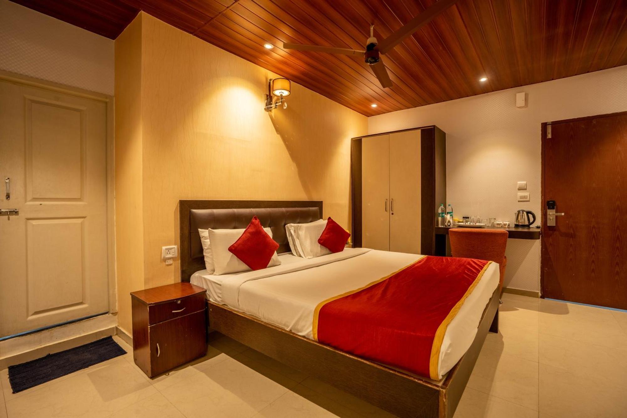 Seasons Suites Koramangala Бангалор Екстериор снимка